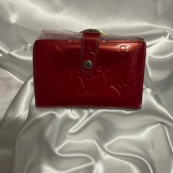 Louis Vuitton Handbags - LOUIS VUITTON Vernis Portefeuille Viennois Kisslock Bifold Wallet Red Auth